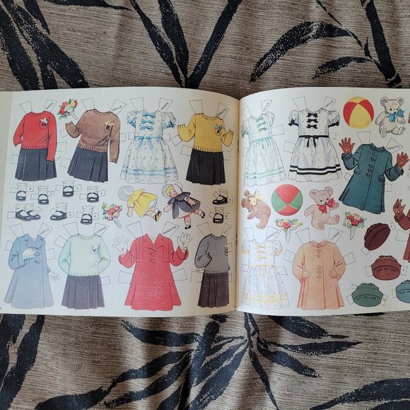 The Dionne Quintuplets Paper Dolls Book Unused - Picture 7 of 14